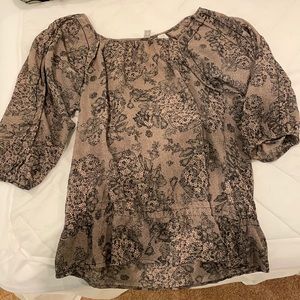 Black and Tan patterned flouncy top